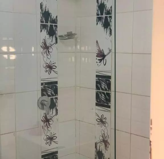 Majatalo Oleratong Guest House