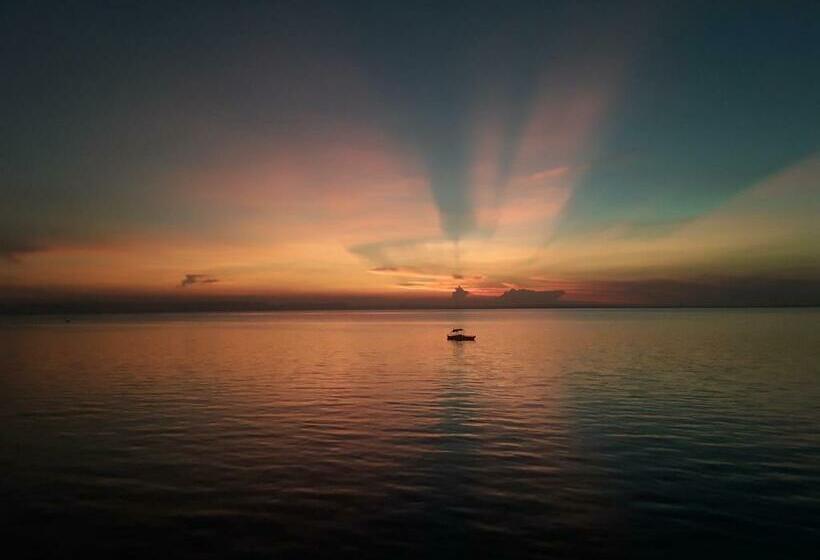 Majatalo Sunset Vista Sea Front Guest House