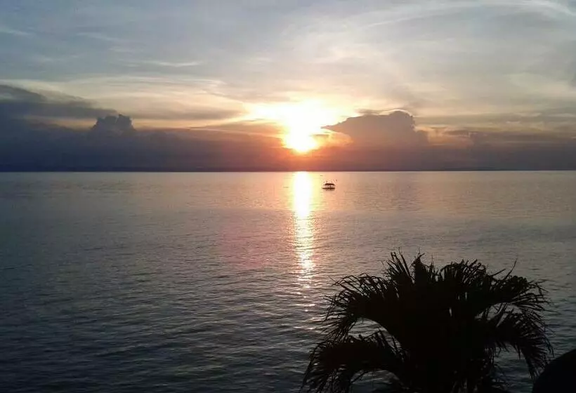 پانسیون Sunset Vista Sea Front Guest House