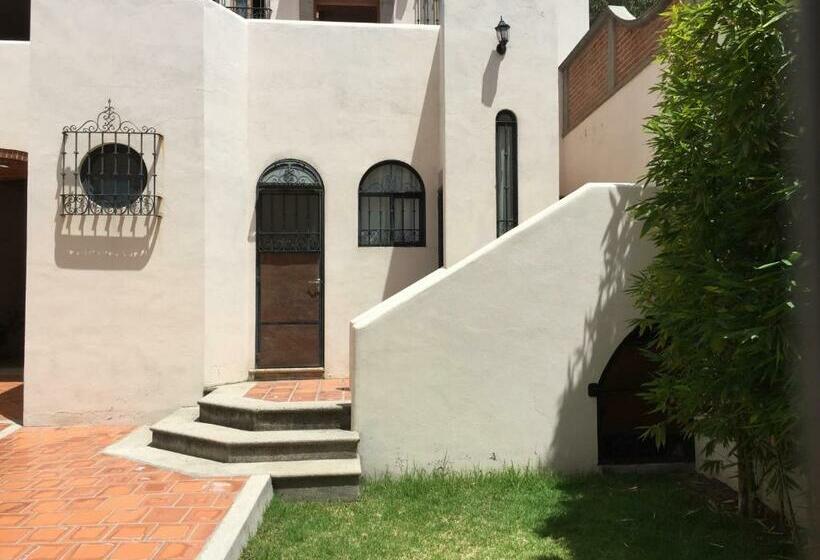 Общежитие Hostal El Dulce Nombre