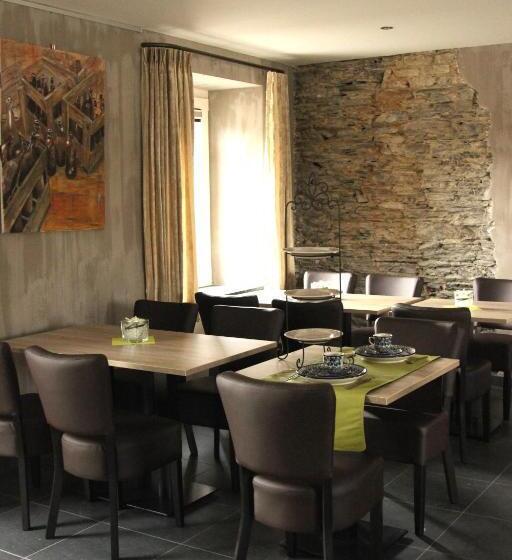 تختخواب و صبحانه Au Magasin