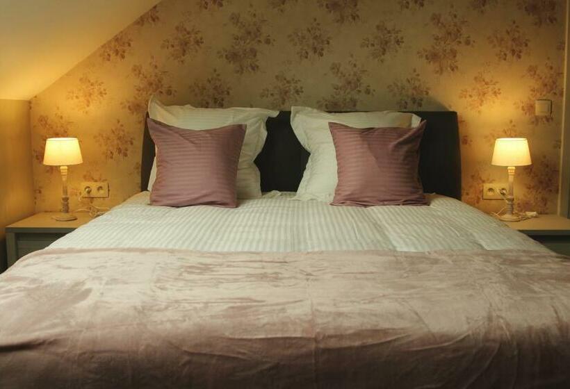 تختخواب و صبحانه Au Magasin