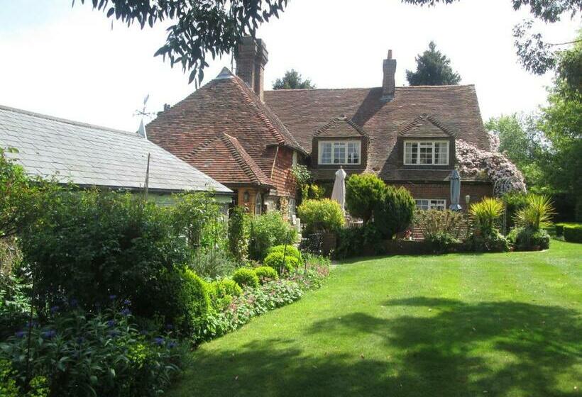 צימר Clayton Wickham Farmhouse