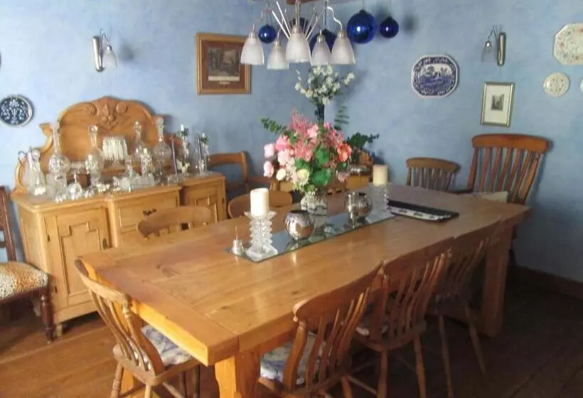 Aamiaismajoitus (B&B) Clayton Wickham Farmhouse