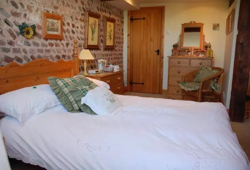 Aamiaismajoitus (B&B) Clayton Wickham Farmhouse