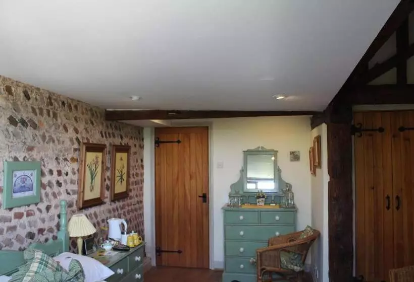 Aamiaismajoitus (B&B) Clayton Wickham Farmhouse