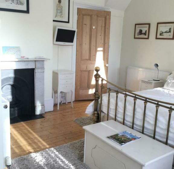 Aamiaismajoitus (B&B) Cliftonville House