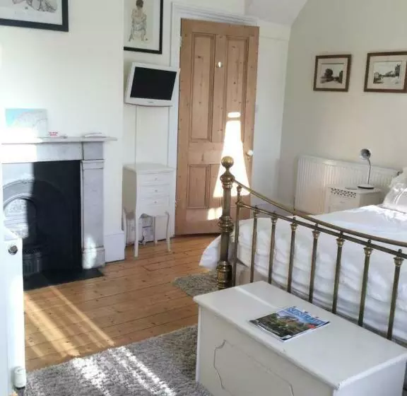 Aamiaismajoitus (B&B) Cliftonville House