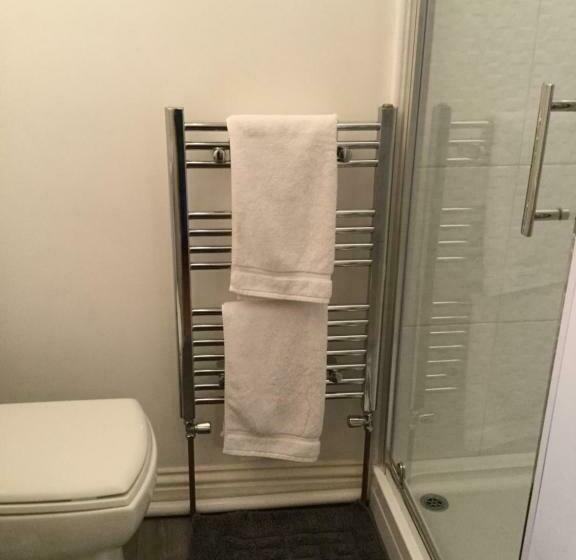 Aamiaismajoitus (B&B) Cliftonville House