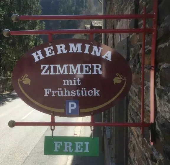 تختخواب و صبحانه Hermina
