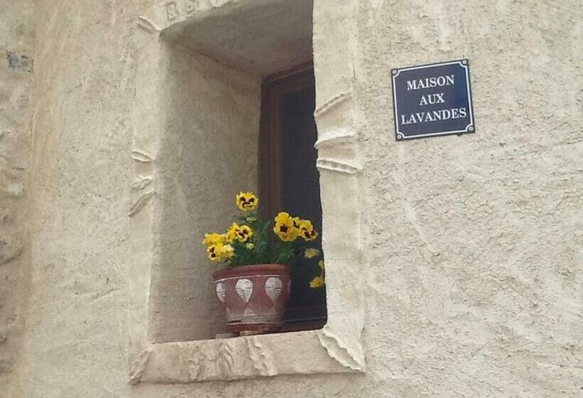 Maison Aux Lavandes B&b