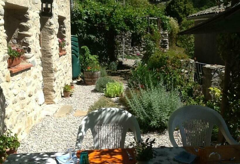 Maison Aux Lavandes B&b