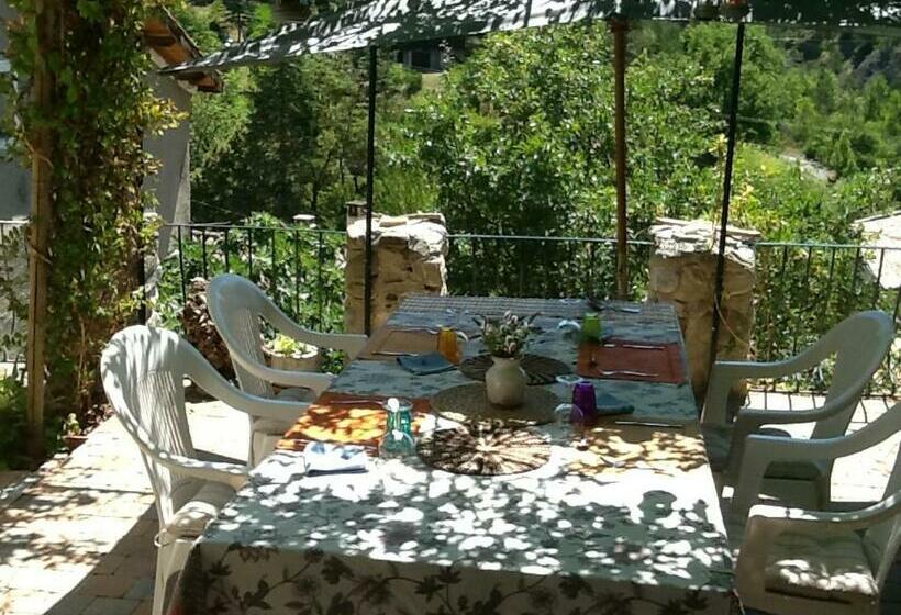 Maison Aux Lavandes B&b