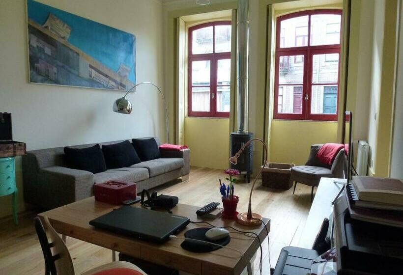 Canvas Atelier Hostel