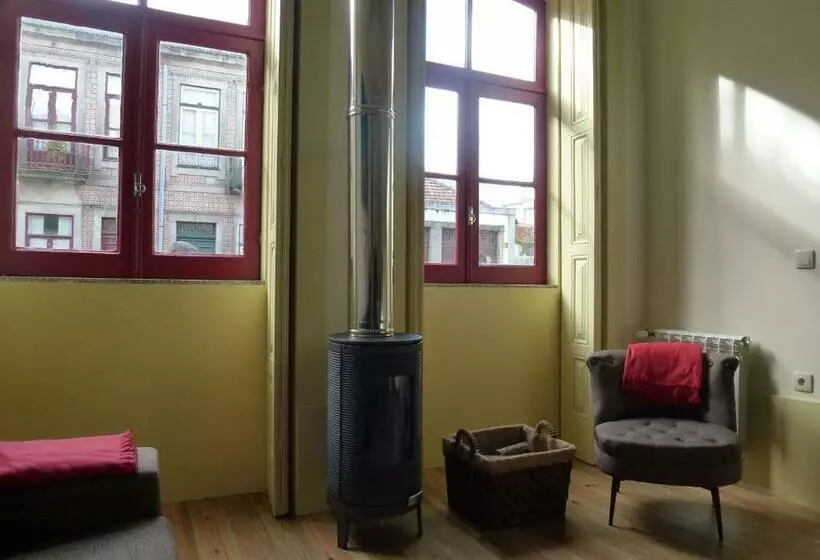 Canvas Atelier Hostel