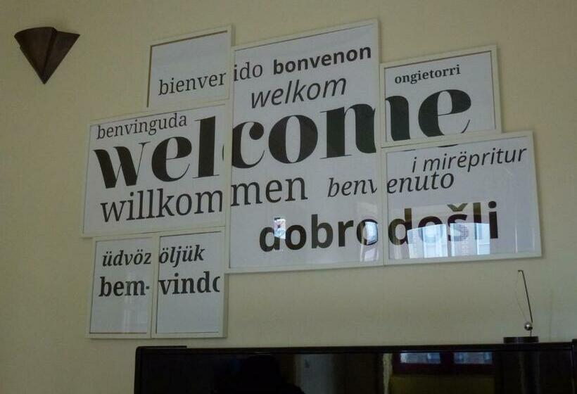 Canvas Atelier Hostel