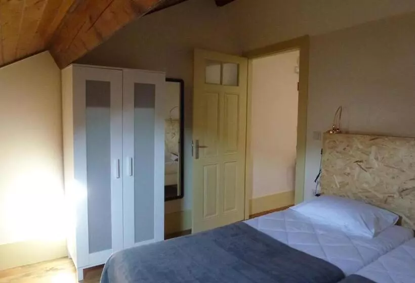 Canvas Atelier Hostel