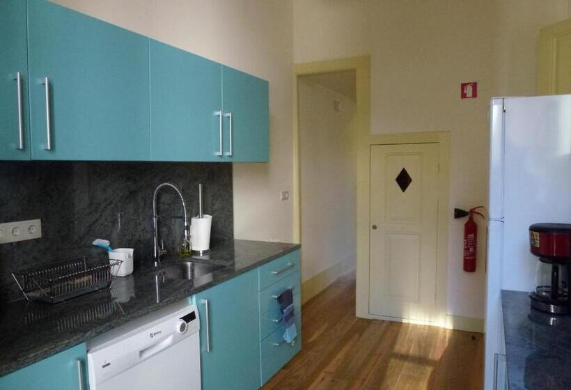 Canvas Atelier Hostel