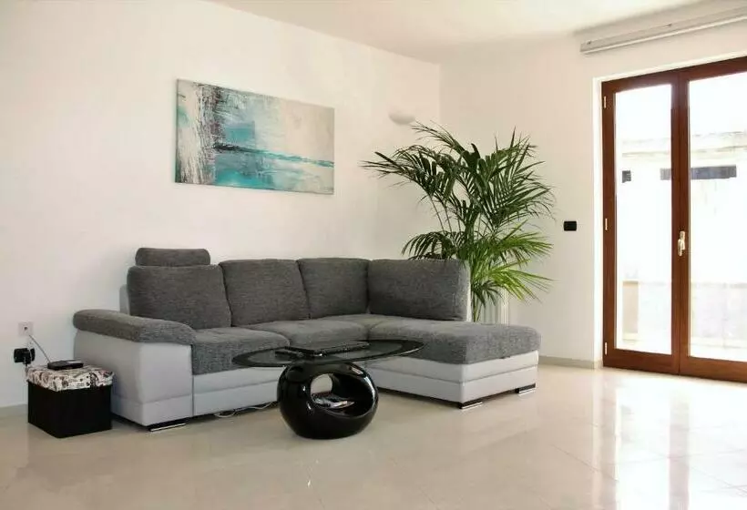 Aamiaismajoitus (B&B) L Angolo Di Pietra