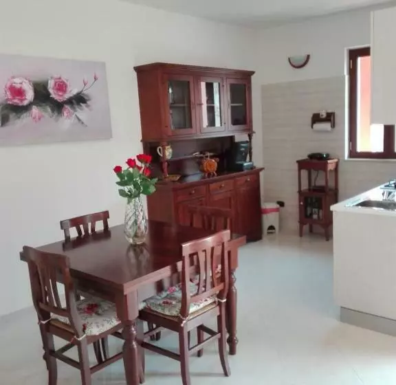 Aamiaismajoitus (B&B) L Angolo Di Pietra