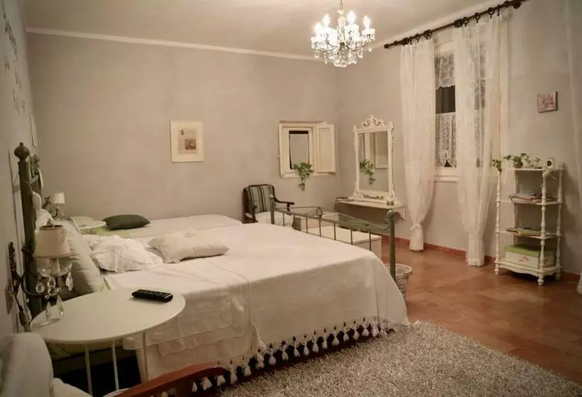 تختخواب و صبحانه La Pausetta