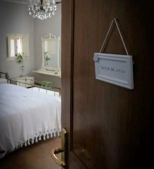 تختخواب و صبحانه La Pausetta