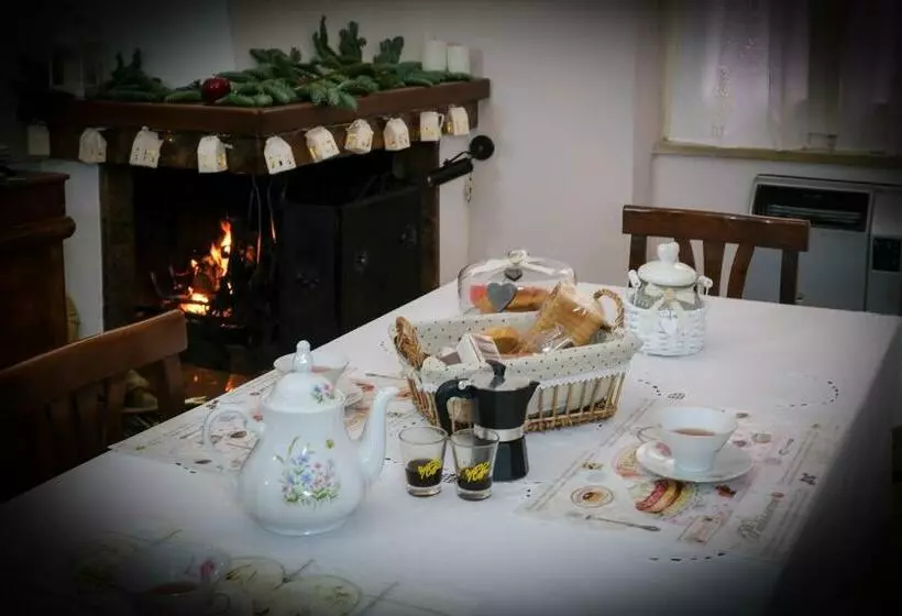 تختخواب و صبحانه La Pausetta