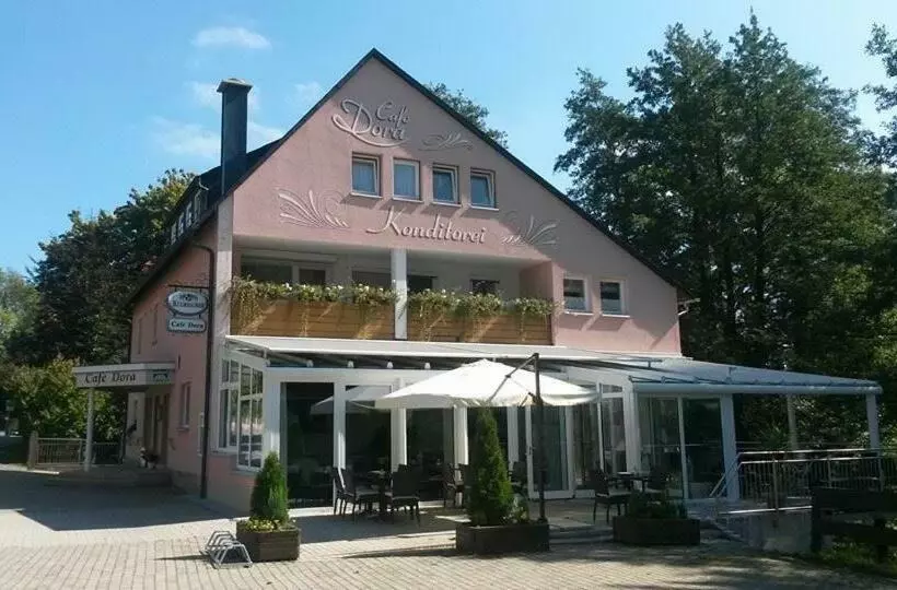 Pension Konditorei Cafe Dora