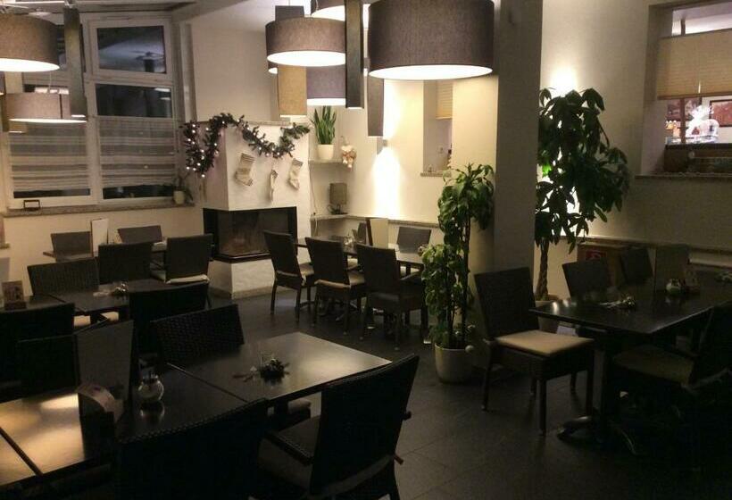 Pension Konditorei Cafe Dora