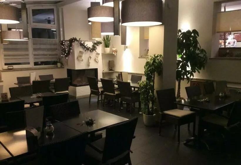 Pension Konditorei Cafe Dora