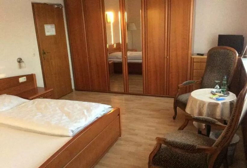 Pension Konditorei Cafe Dora