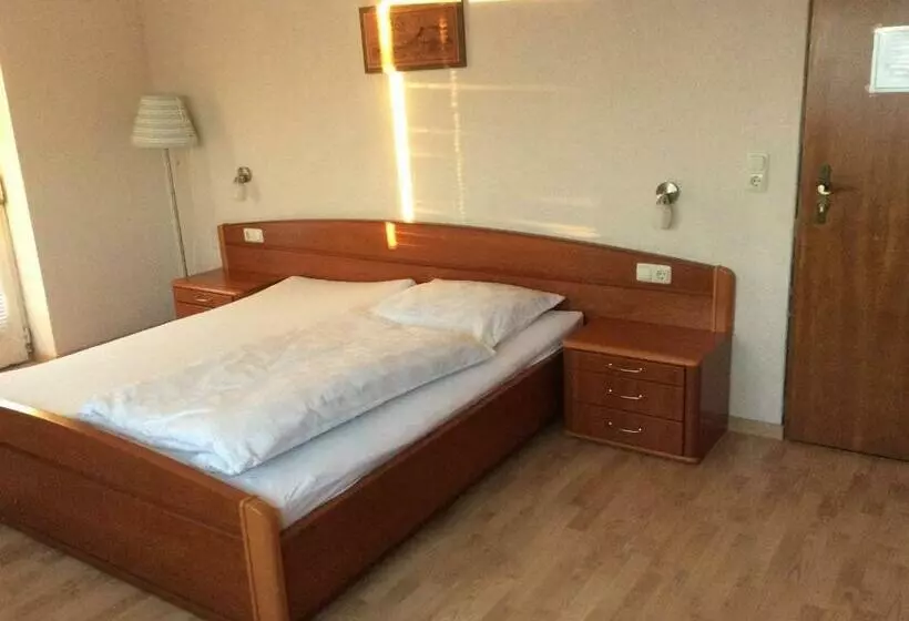 Pension Konditorei Cafe Dora