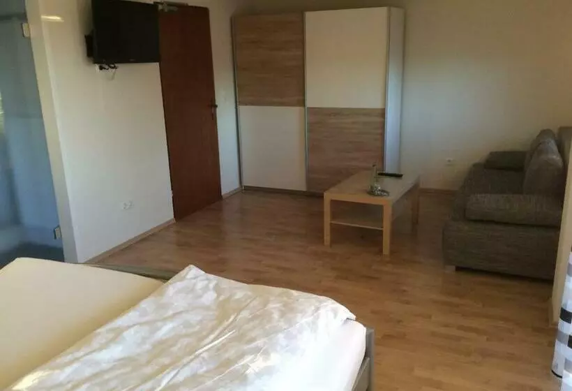 Pension Konditorei Cafe Dora