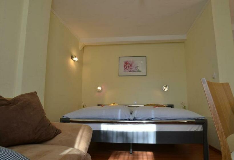 Pension Konditorei Cafe Dora