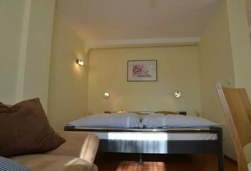 Pension Konditorei Cafe Dora