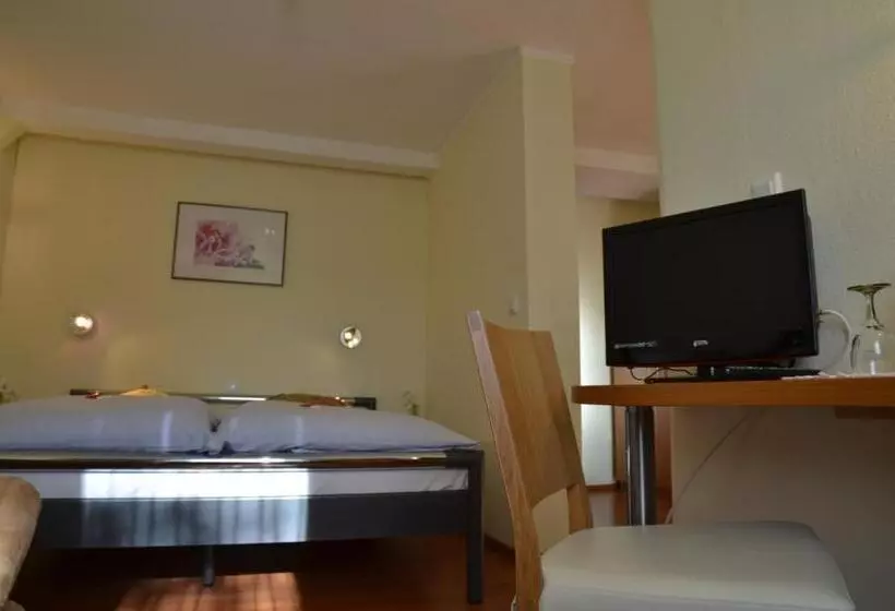 Pension Konditorei Cafe Dora