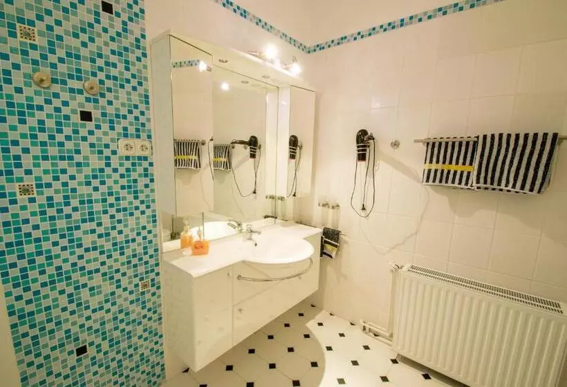 تختخواب و صبحانه Haus Waldwiese