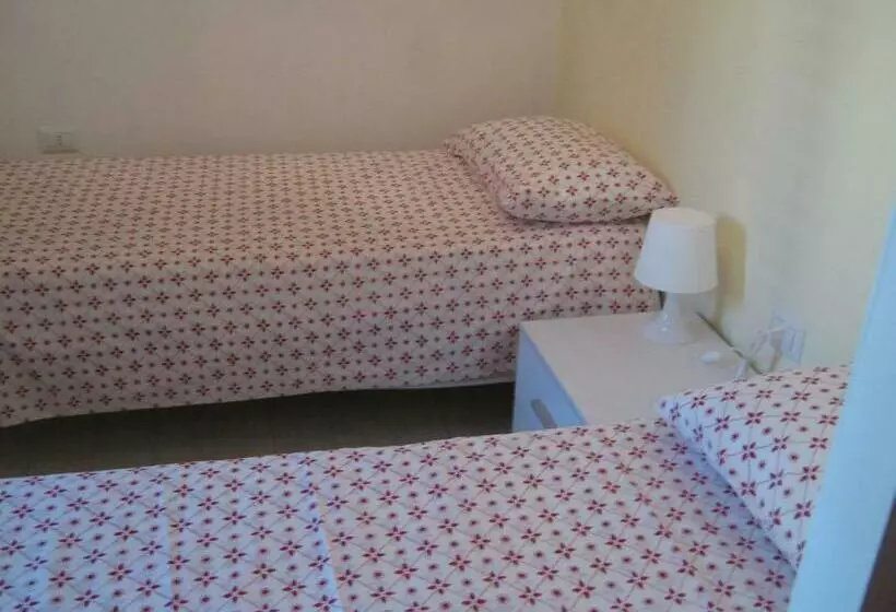 تختخواب و صبحانه La Casetta Di Luciano