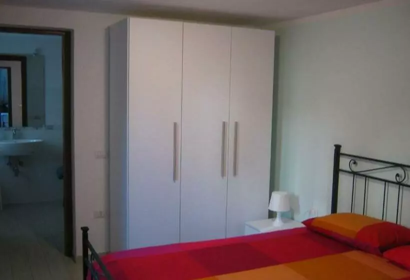 تختخواب و صبحانه La Casetta Di Luciano