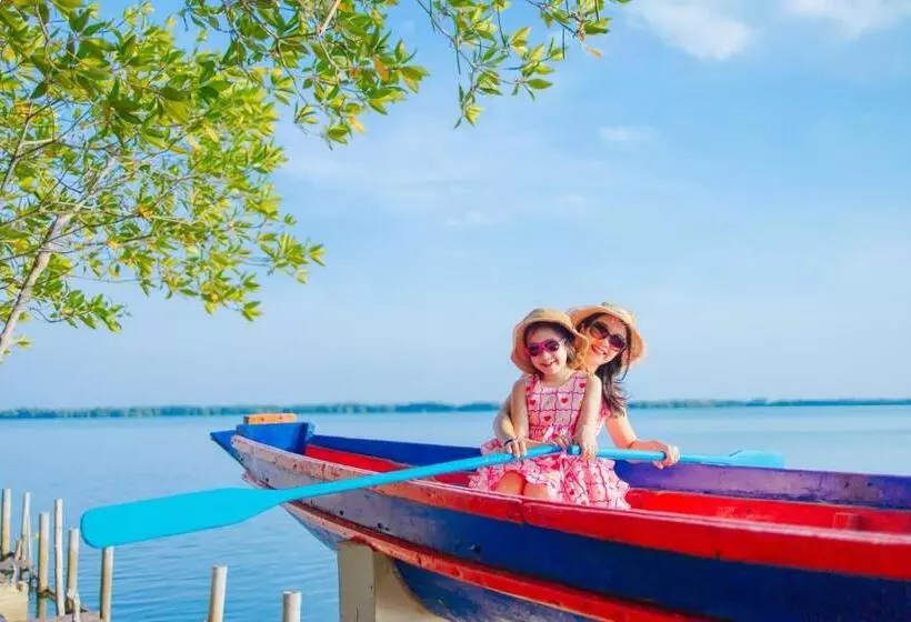 Meena Resort