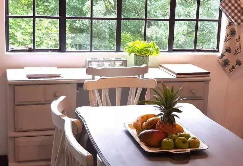 Majatalo Little Fields Country House And Cottages