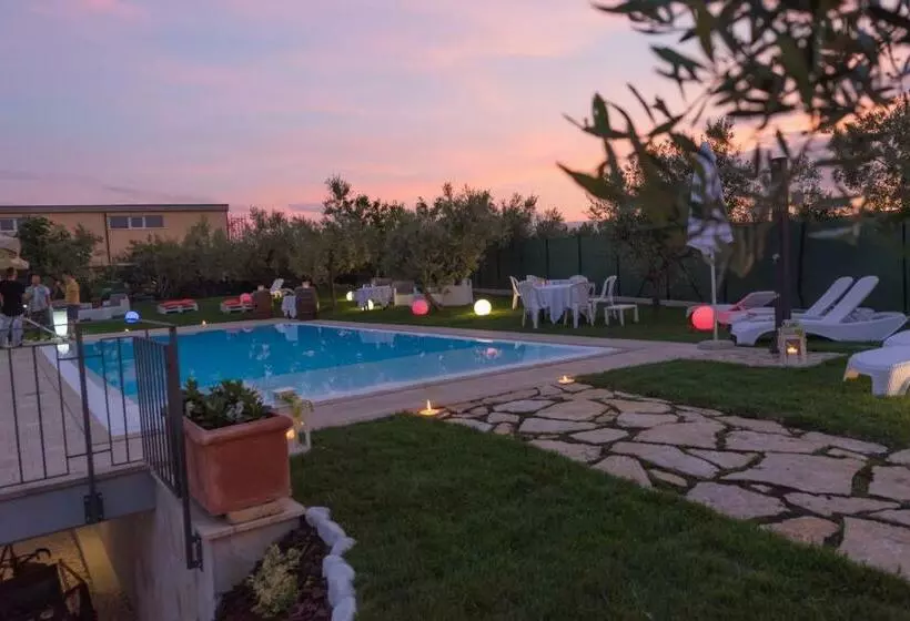 Aamiaismajoitus (B&B) Villa Emilia