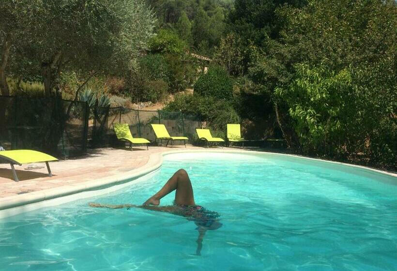 펜션 Gites Du Raby