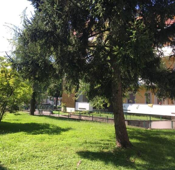 پانسیون Il Contrabbasso