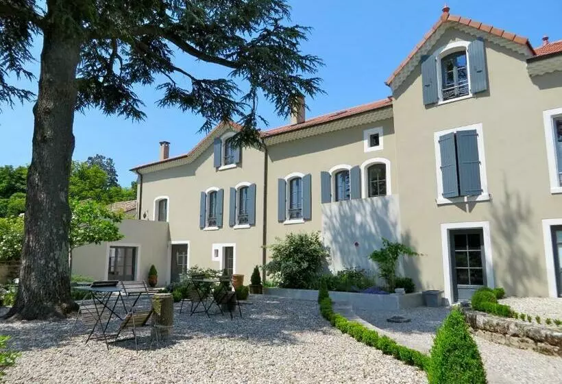 Aamiaismajoitus (B&B) La Villa Des Charmilles