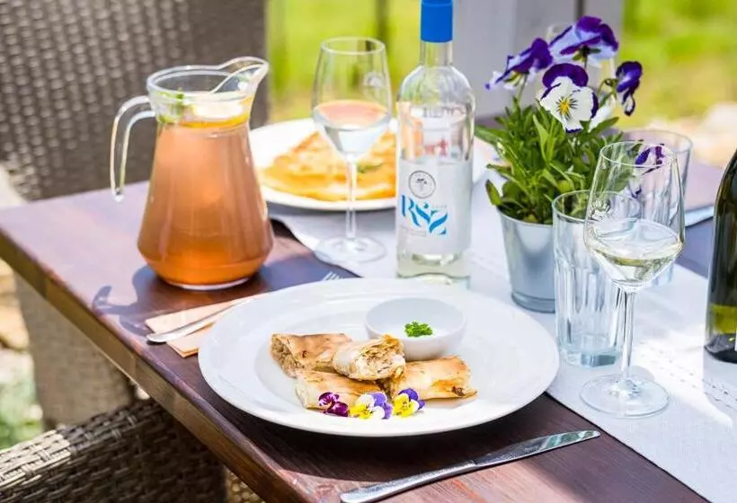 Aamiaismajoitus (B&B) Tagyon Birtok Royal Apartmanház