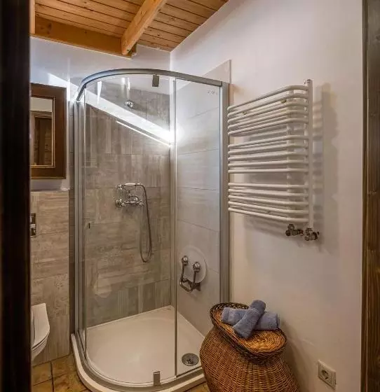 Aamiaismajoitus (B&B) Tagyon Birtok Royal Apartmanház