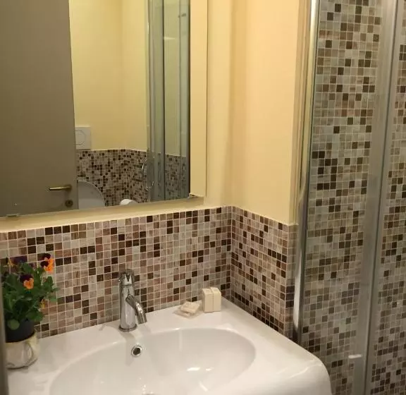 پانسیون Guesthouse Via Di Gracciano   Adults Only