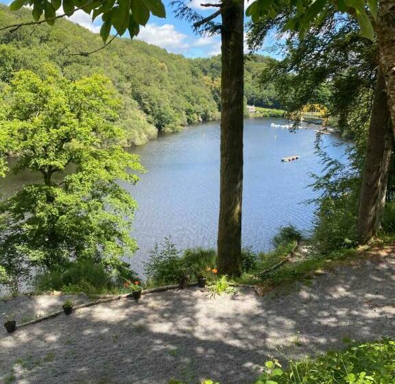 פנסיון Le Chalet Du Lac