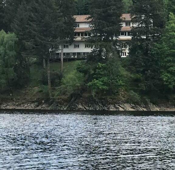 פנסיון Le Chalet Du Lac